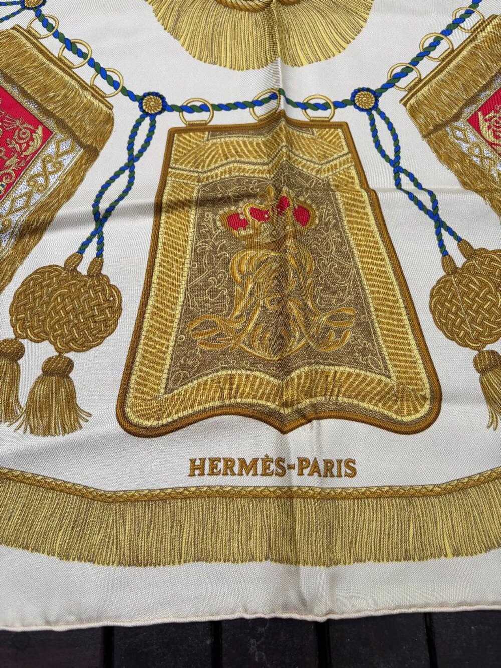 Auth Hermès Gold Poste et Cavalerie Silk Scarf 90 cm by Joachim Metz